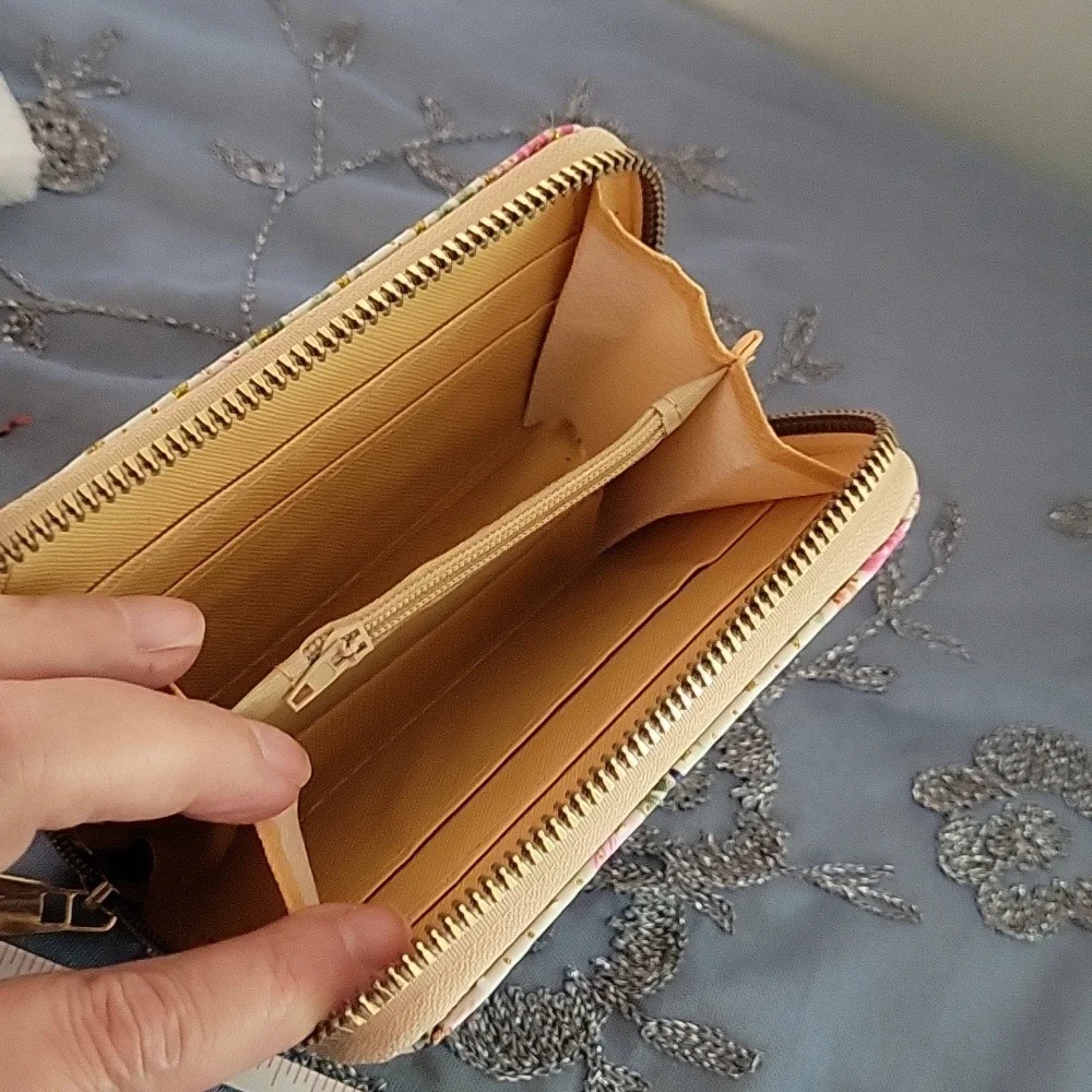 NWOT Butterfly compact wallet - Picture 4 of 5